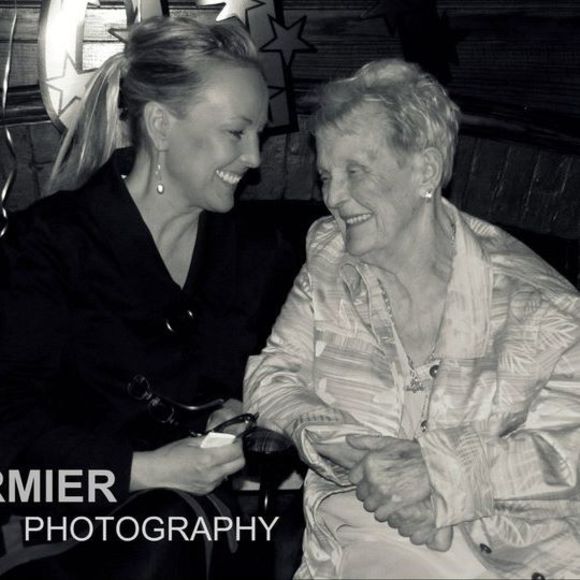 Meet your Posher, Sandra - Picture 1 of 1